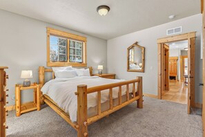 Iron/ironing board, free WiFi, bed sheets - Ballymccall - Downtown Greystone by lake with air conditioning (McCall)