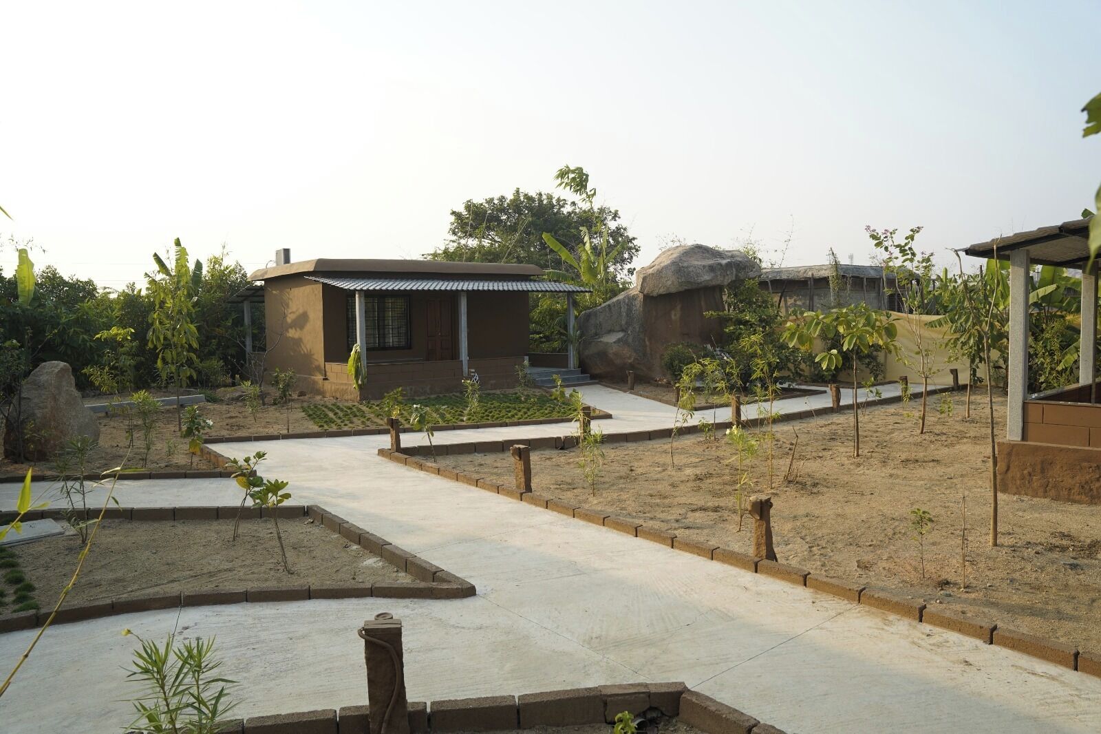 デラックス ダブルルーム バルコニー マウンテンビュー | リビング エリア