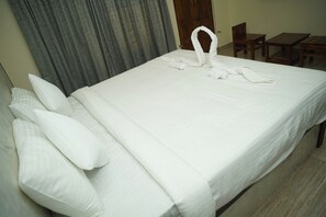 Espacio para trabajar con laptop y wifi gratis