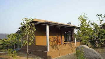 Espacio para trabajar con laptop y wifi gratis