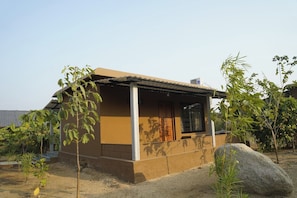 Espacio para trabajar con laptop y wifi gratis