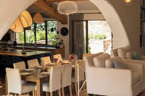 Dining - La Villa aux Oliviers - Family home in the heart of an estate in Gassin (Gassin)