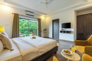 Ropa de cama de alta calidad, minibar y escritorio