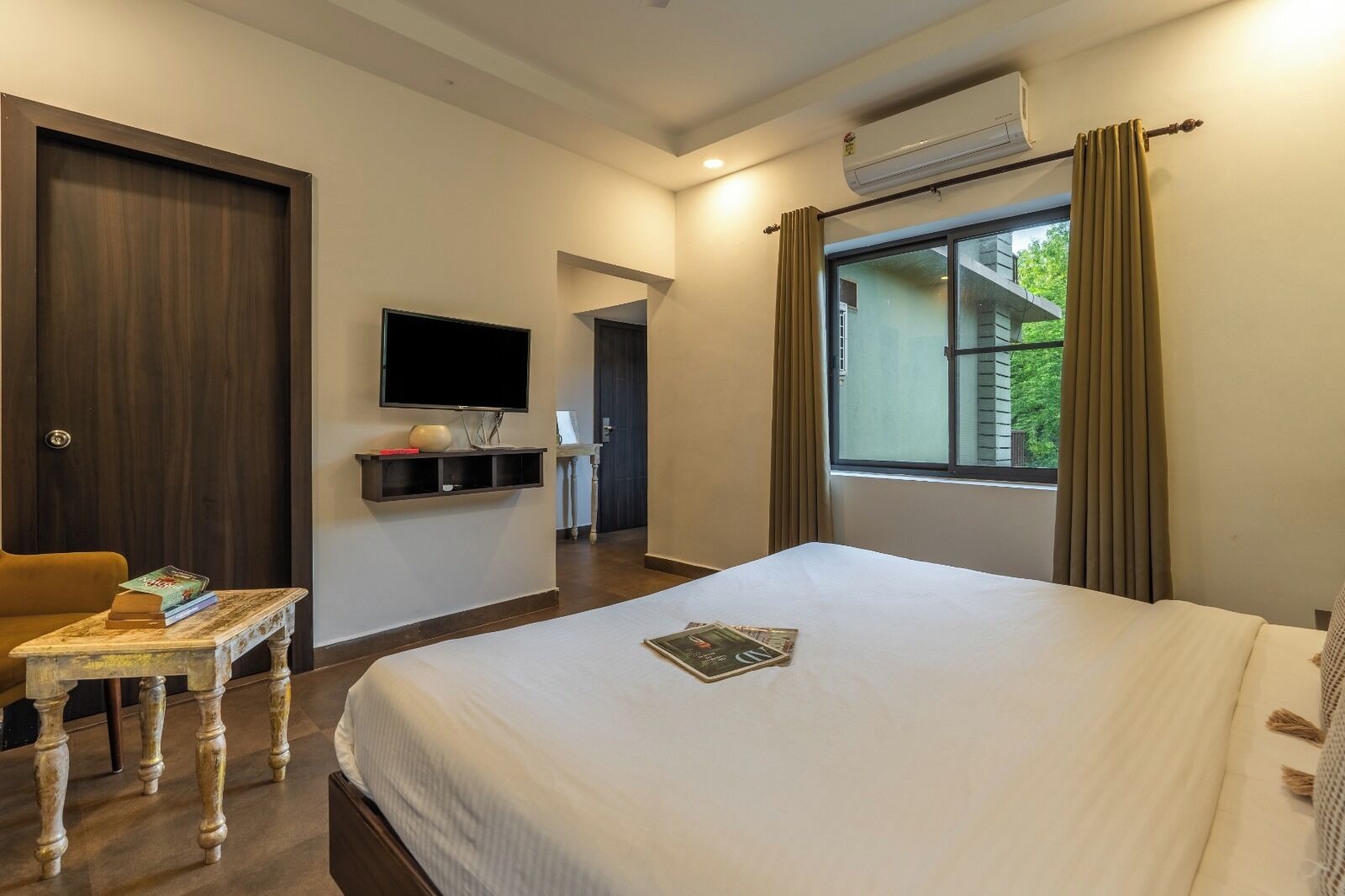 Kamar Double atau Twin Klasik | Meja kerja, ruang kerja ramah laptop, dan Wi-Fi gratis