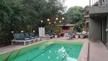 Kolam renang outdoor
