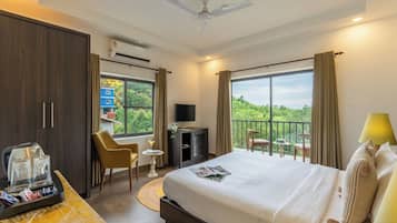 Deluxe-Doppel- oder -Zweibettzimmer, Hügelblick | Schreibtisch, laptopgeeigneter Arbeitsplatz, kostenloses WLAN