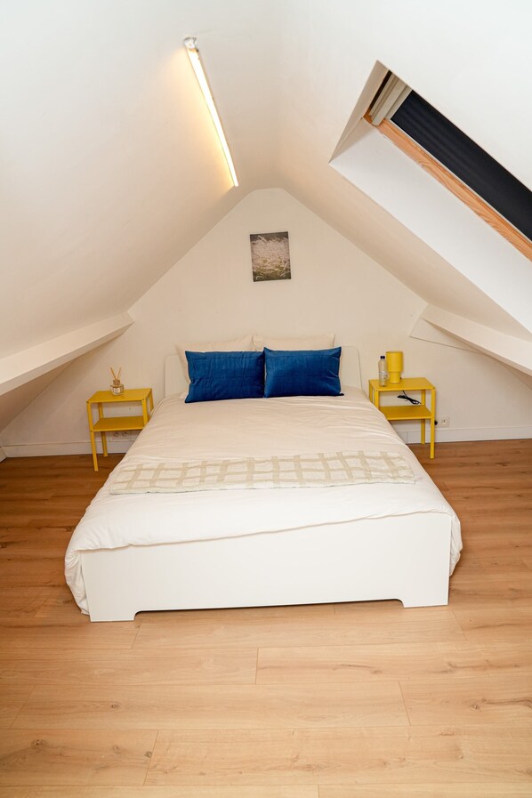 مكواة/لوح كي وواي فاي مجانًا