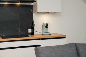 Lägenhet Basic | Eget kök | Minikylskåp, ugn, spishäll och grytor/köksredskap