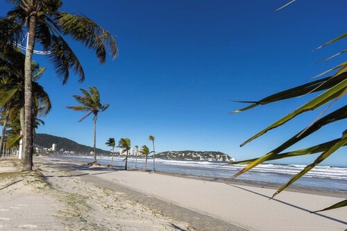 Incr vel e Ampla Casa a 200m da Praia da Enseada
