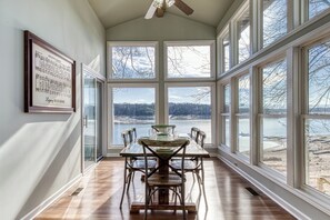 Dining - What's Your Hurry- Lake Front, Boat Dock, Game Room, Hot Tub, WIFI! (Dandridge)