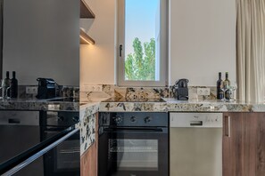 Coffee/tea maker, fridge, microwave, oven - Evgoro Thalassa – Luxury Villa with Pool & Jacuzzi (Agia Galini)