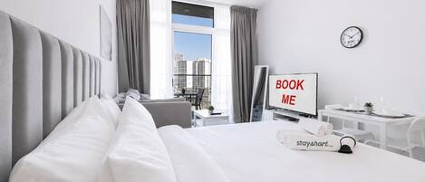 Iron/ironing board, WiFi, bed sheets