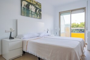 Room - Deluxe 2-bedroom apartment (Torre del Mar)