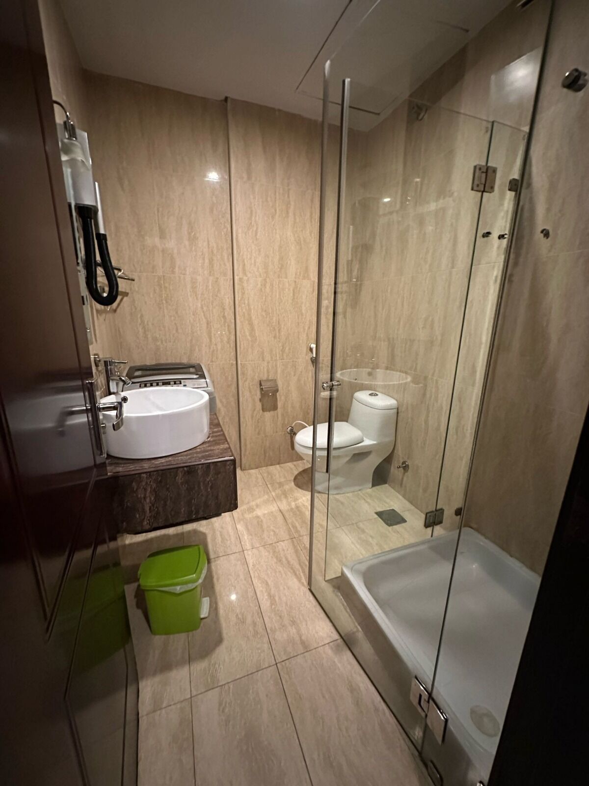 淋浴設備、風筒、提供毛巾、番梘