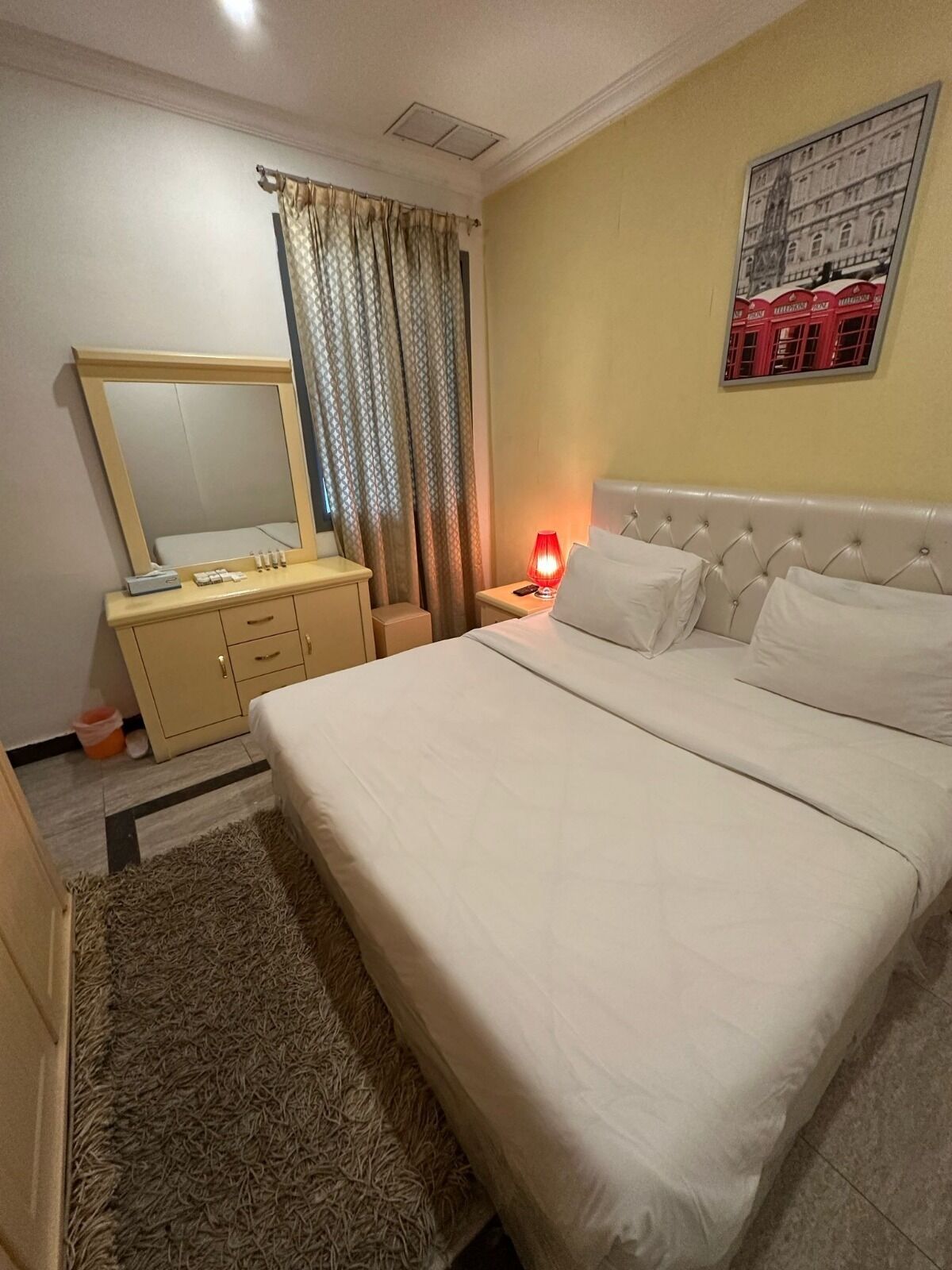 熨斗/熨衫板、Wi-Fi、床單