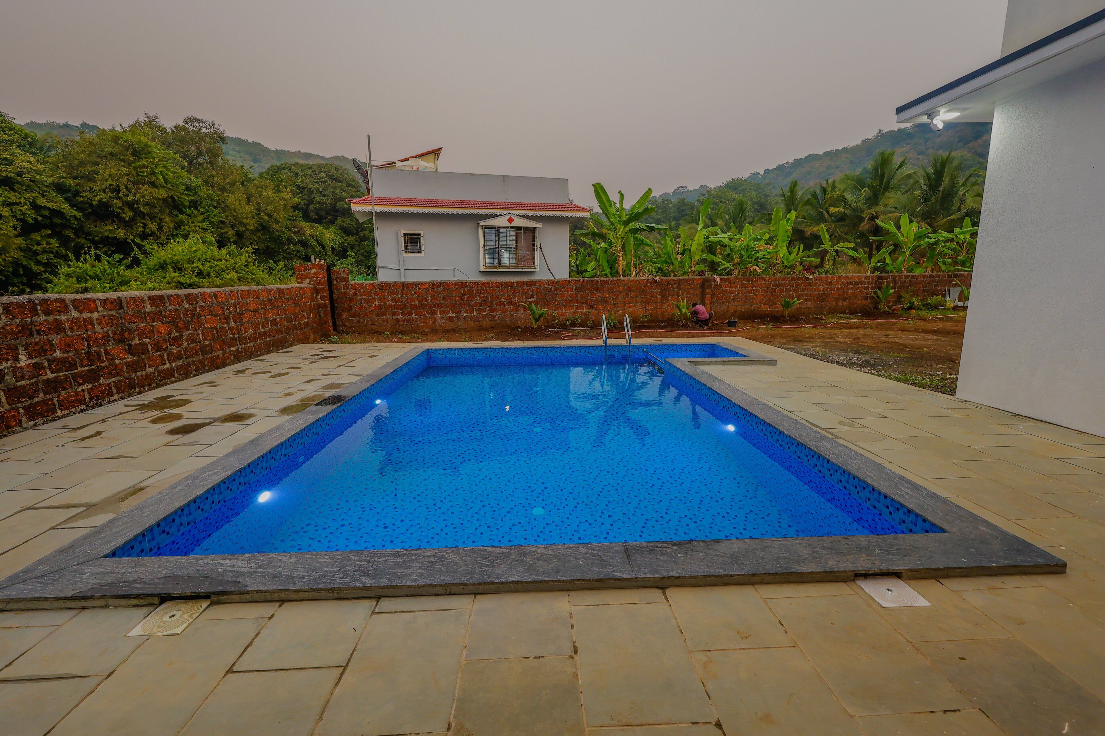 Piscina coperta, piscina all'aperto