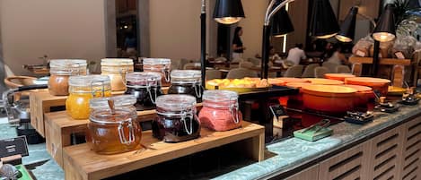 Gratis frukostbuffé varje dag