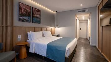 In-room safe, free WiFi