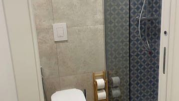 Dusj, hårføner og såpe