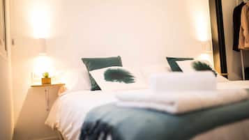 Iron/ironing board, free WiFi, bed sheets