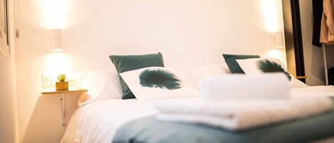 Ferros/tábuas de passar roupa, Wi-Fi de cortesia, roupa de cama