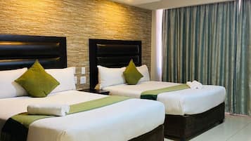 Dobbelt- eller tomannsrom – comfort | Individuelt innredet, strykejern/-brett, wi-fi (inkludert) og sengetøy