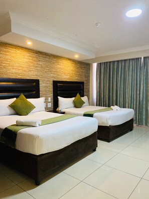 Individually furnished, iron/ironing board, free WiFi, bed sheets - Bayside 97 Russel street (Durban)