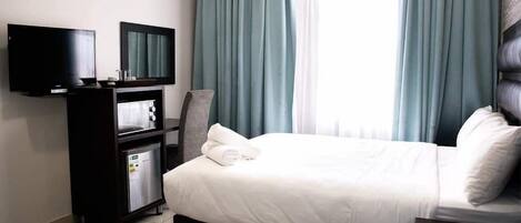 Quarto casal superluxo, 1 cama de casal | Ferros/tábuas de passar roupa, Wi-Fi de cortesia