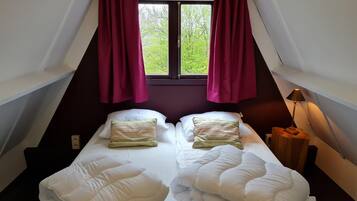 Chalet | 2 bedrooms, individually furnished, bed sheets