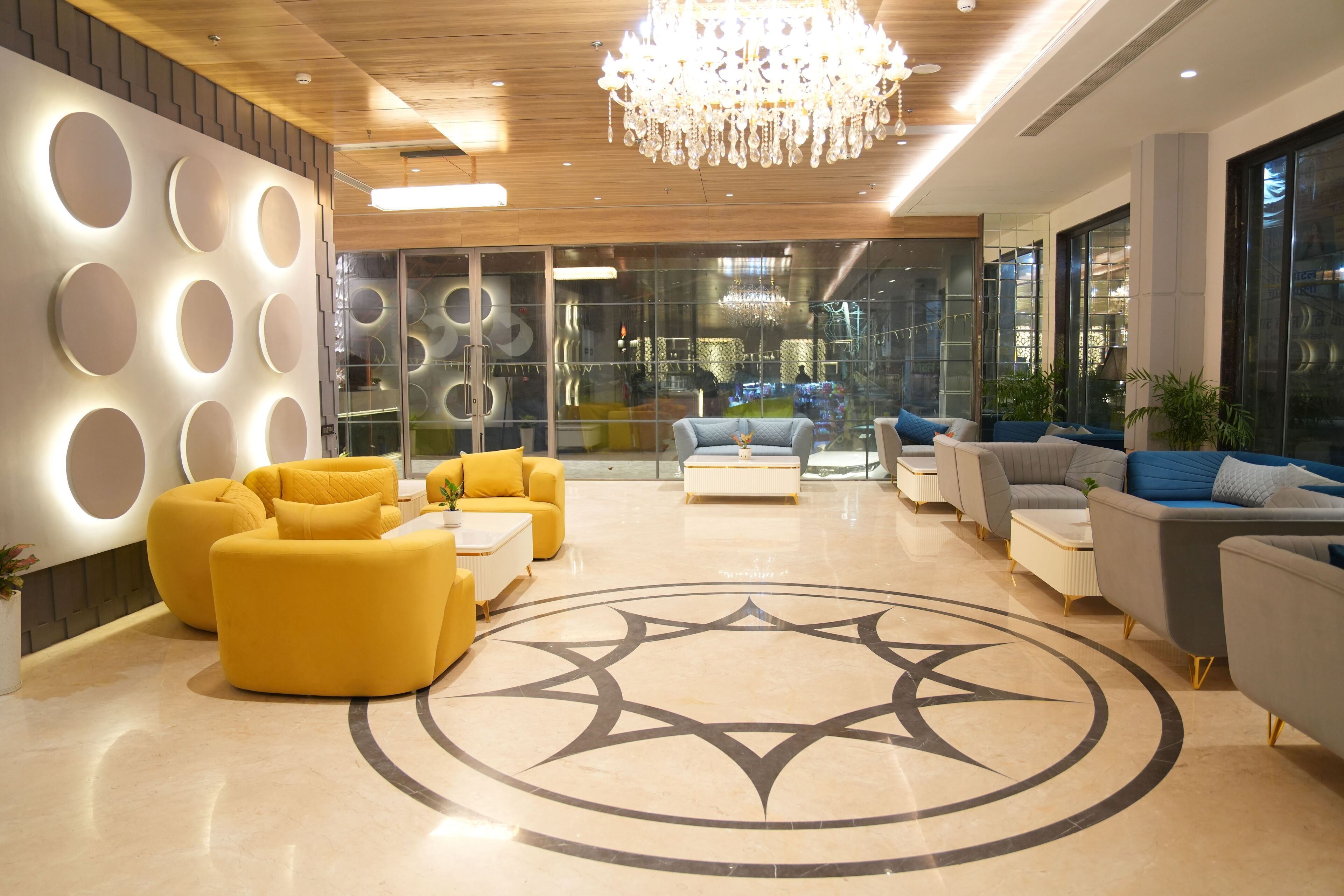 Lobby-lounge