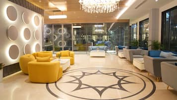 Lobby-lounge
