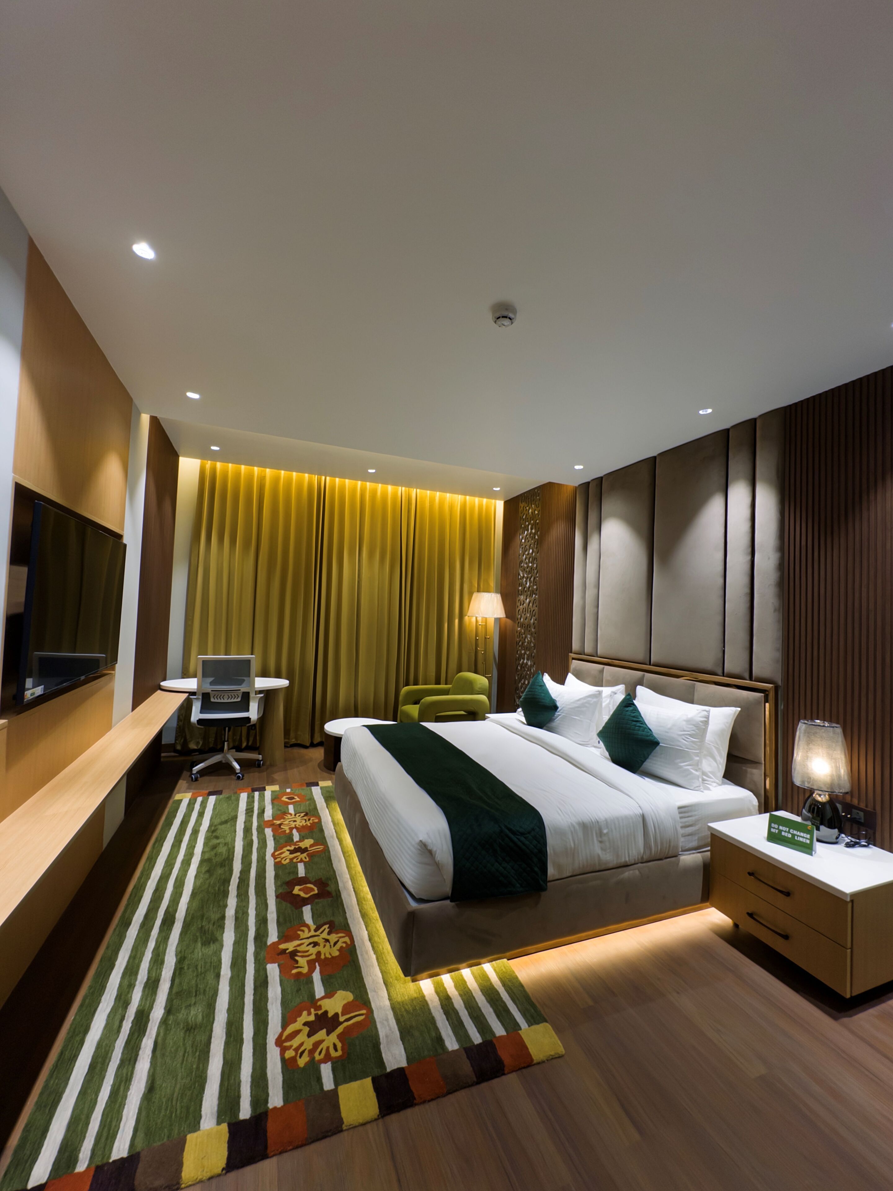 Executive Double Room | Desk, laptop workspace, soundproofing, free WiFi