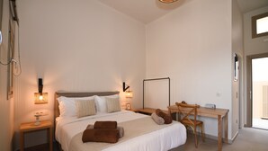 1 bedroom, WiFi (free), bed sheets - Santorini - Villa - Sleeps 2 - Pool - Parking (Santorini)