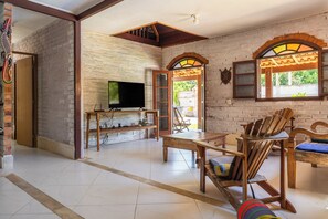 House - Casa com Piscina Churrasqueira e Garagem (Cabo Frio)