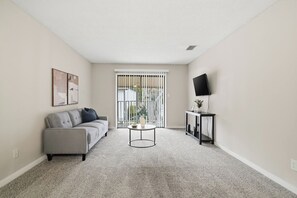 TV, offices - Stylish unit with smart layout & light (Lawrenceville)