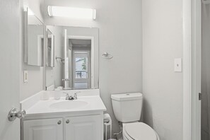 Hårføner og håndklær