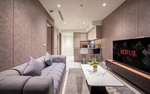 Luxury Apartment, 1 Bedroom, Balcony, City View | Living area