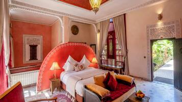 15 bedrooms, WiFi, bed sheets