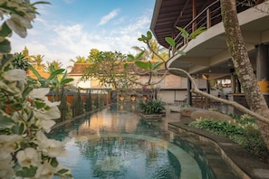 Outdoor pool - Artropeace Ubud Retreat & Villas (Ubud)