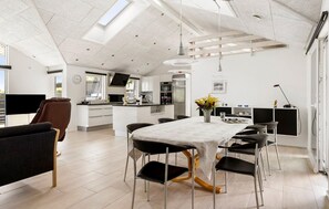 Dining - Amazing home in Haderslev with sauna (Haderslev)
