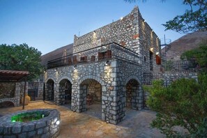 House - Kitta Mani Towerhouse - Mountain Views Garden (East Mani)