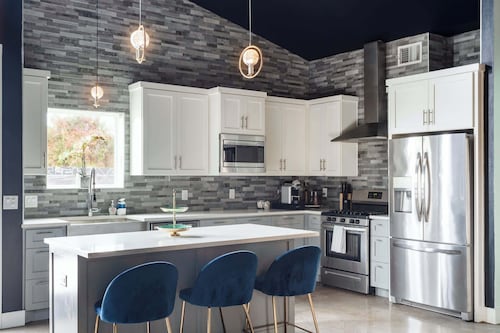 Stylish 4BR Home w Pool Hot Tub Near Downtown