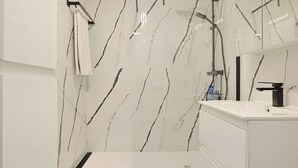 Bathroom - Le Fleuri - 1 bedroom - Cannes City center (Cannes)