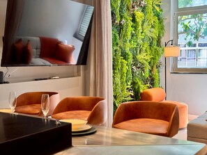 Deluxe Apartment, Beach View | Dining room - The Grey Loft Ipanema (Rio de Janeiro)