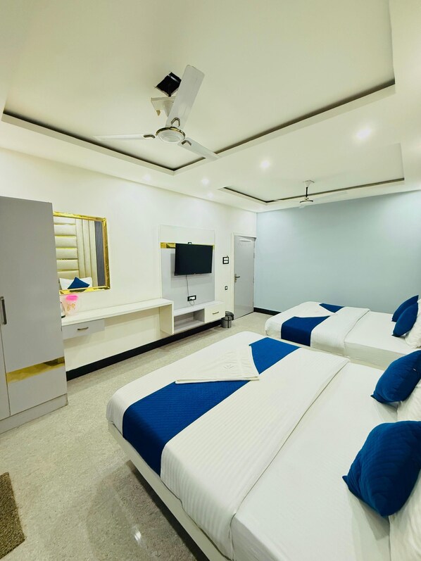 Escritorio, espacio para trabajar con laptop y wifi gratis