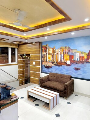 Reception - Hotel Manish International (Varanasi)
