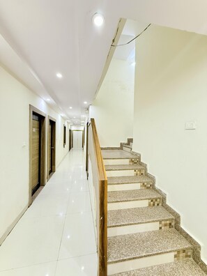 Living area - Hotel Manish International (Varanasi)