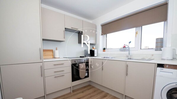 Fridge, microwave, oven, stovetop - The Den at Blackcraig (Cruden Bay)