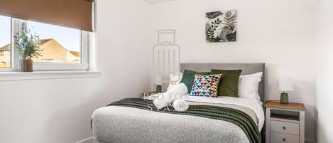 2 chambres, fer et planche à repasser, Wi-Fi gratuit, draps fournis