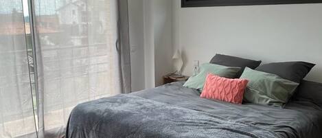 Chalet, patio, vistas a la ciudad | Wifi gratis